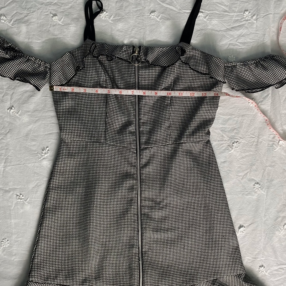 Dress - Picture 2 of 6